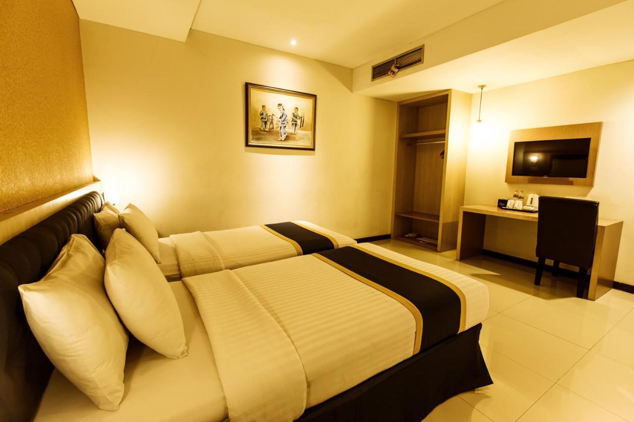 D'Best Hotel Pasar Baru Bandung Exterior foto