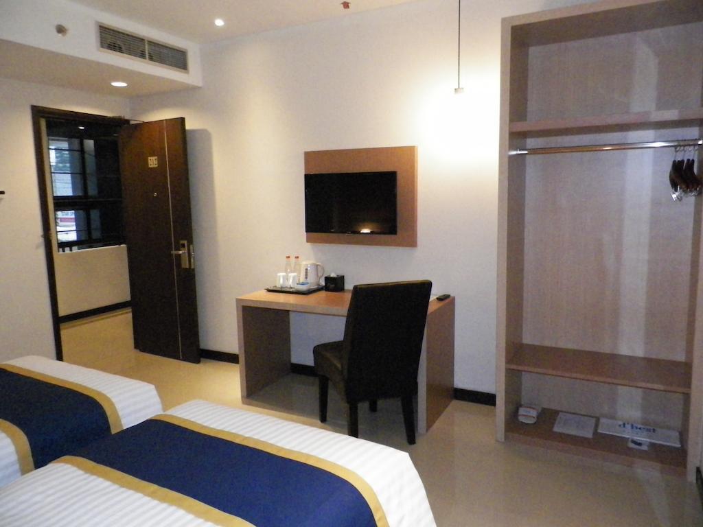 D'Best Hotel Pasar Baru Bandung Quarto foto