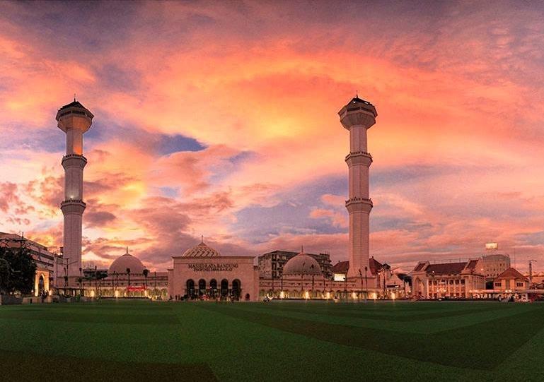 D'Best Hotel Pasar Baru Bandung Exterior foto